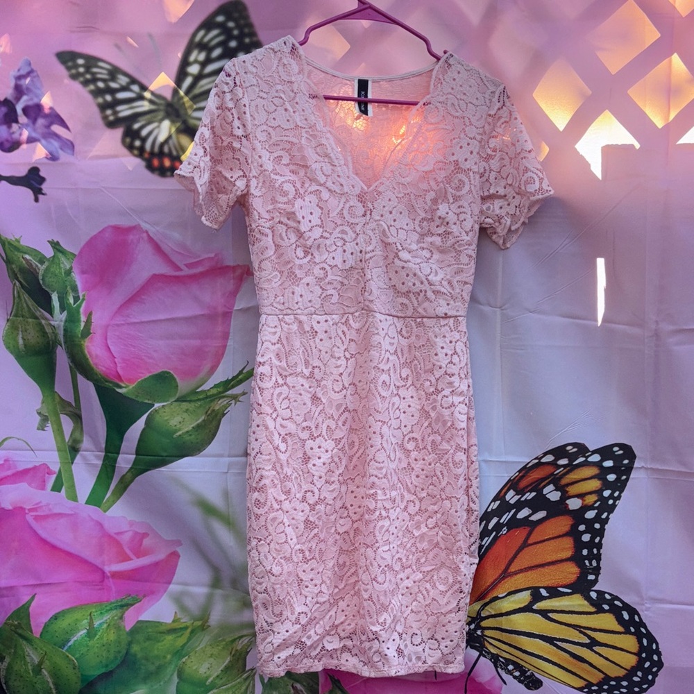 Elegant Pink Lace Midi Dress